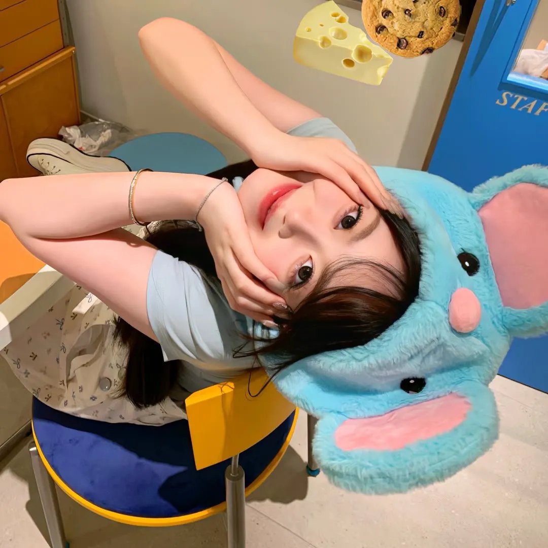 公寓里的两个女人